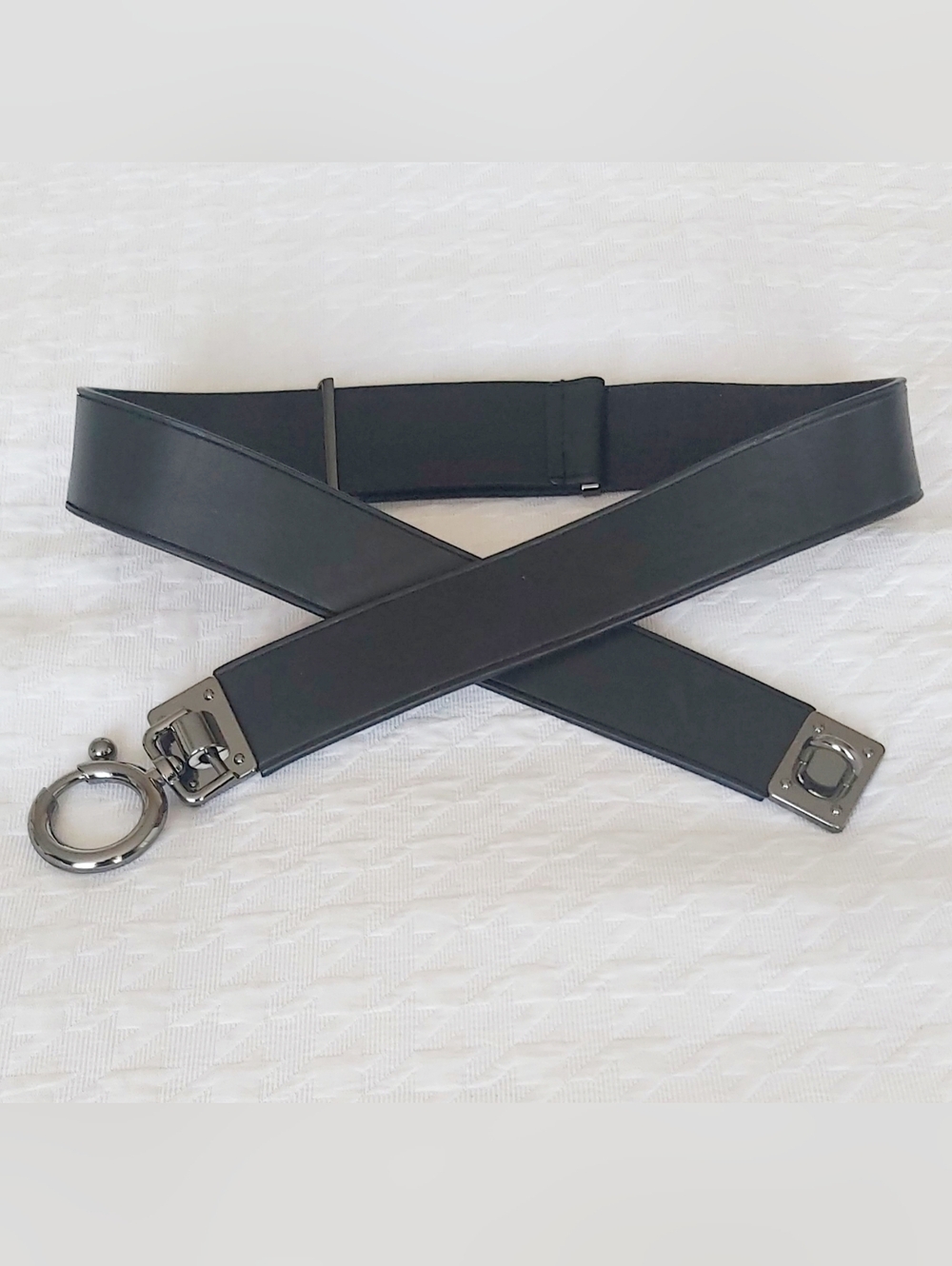 Holt Renfrew Women's Leather Belt - Picture 2 of 12